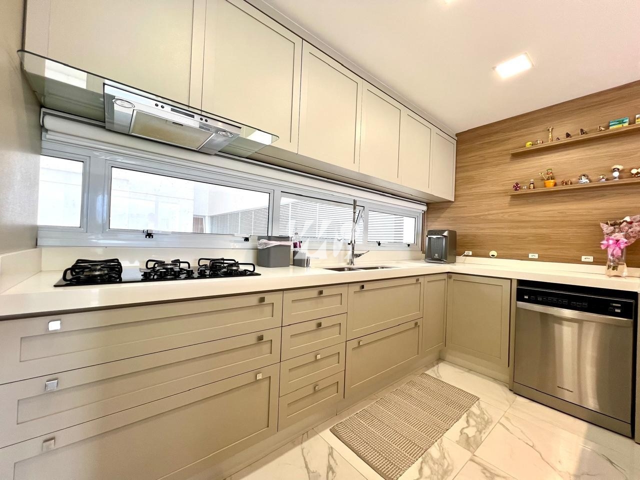 Apartamento em Pagani, Palhoça. 3 quartos, 143m². Imagem 2 de 27